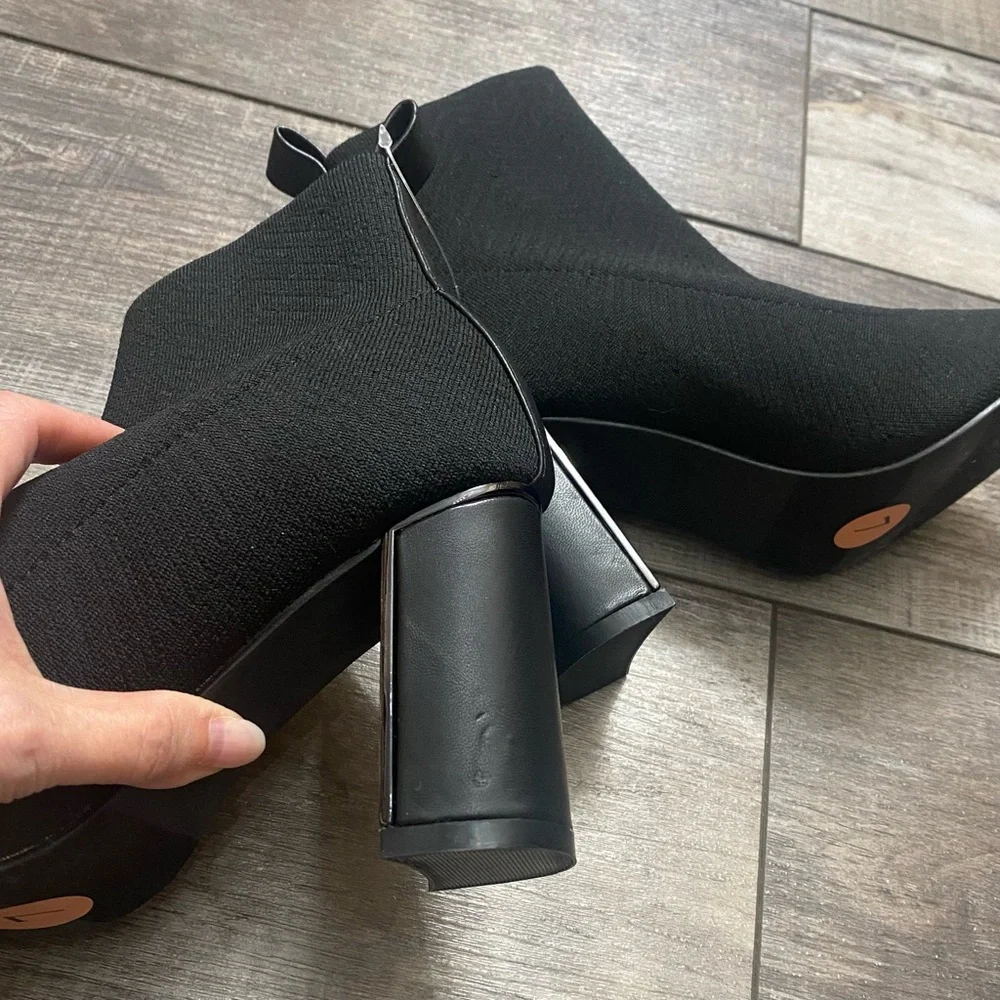 BCBGeneration Black Ankle Booties Stretch Pull On Casual Dressy Event NWOT - Picture 9 of 9
